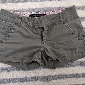 Freestyle revolution shorts green size 7